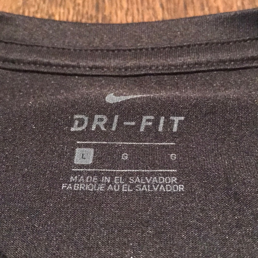 Nike Tee - Picture 2 of 4